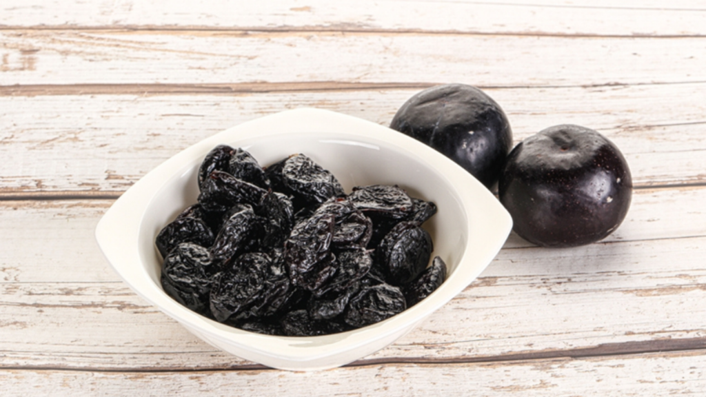 A fruta que quase ninguém consome, mas que é rica em fibras, antioxidantes e ajuda a regular o açúcar no sangue.